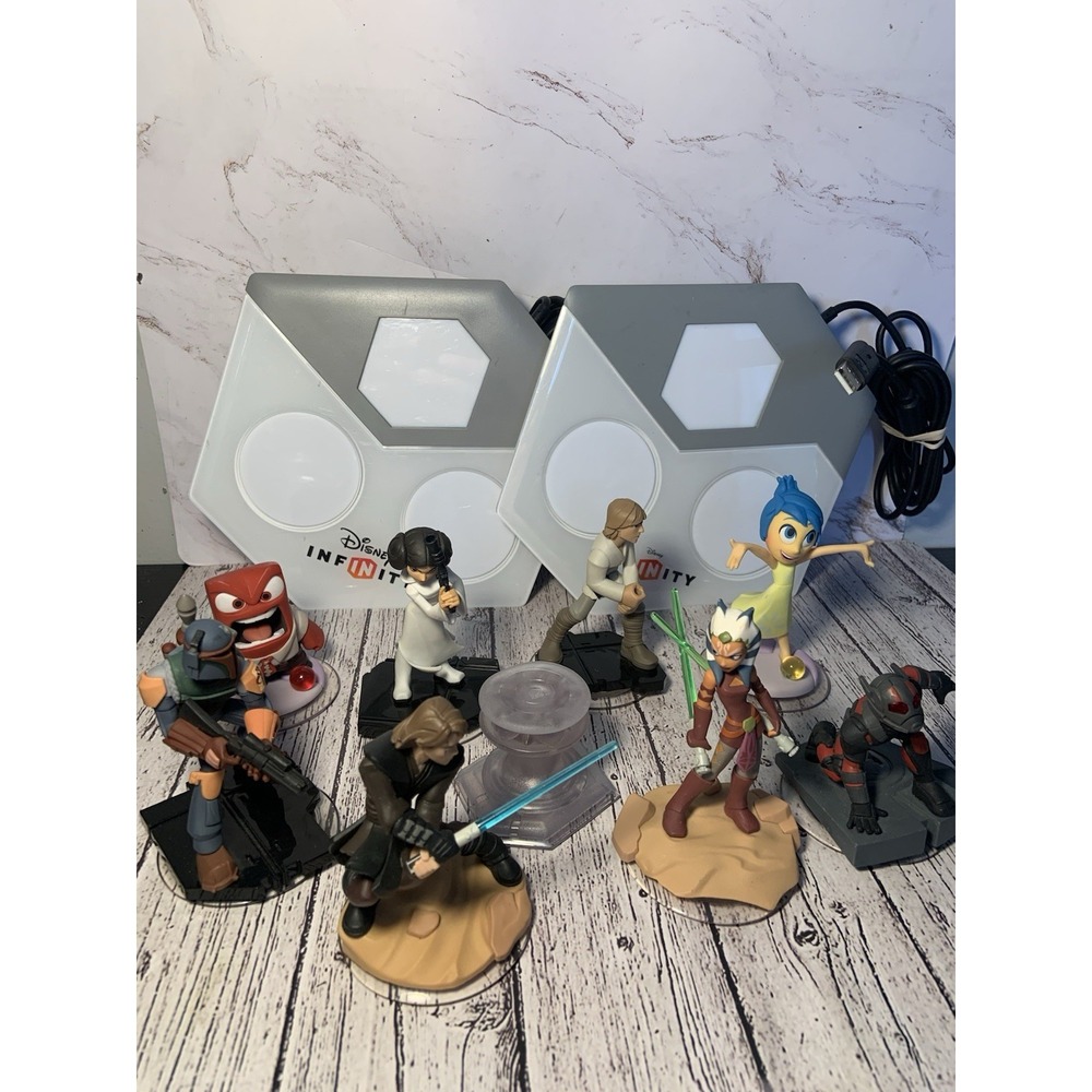 Disney Infinity Figures 3.0 Lot Of 9 Plus 2 Portals Wii‎ PlayStation Works